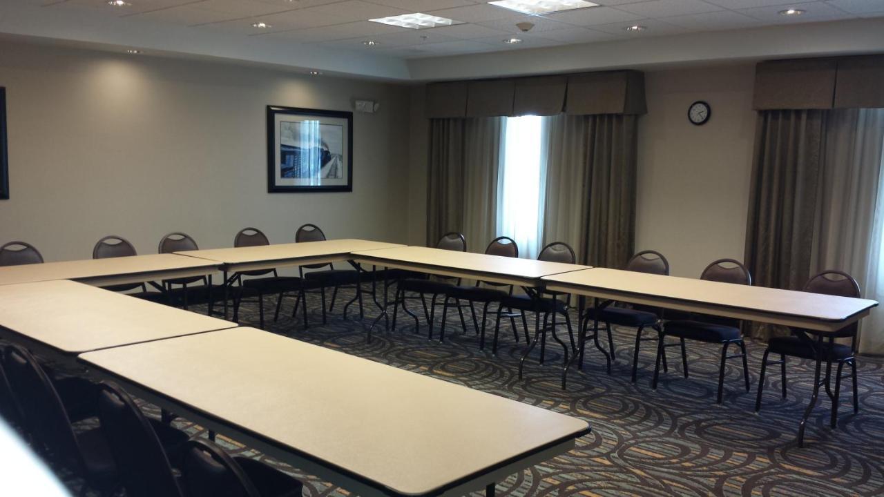 Holiday Inn Express & Suites Nevada By Ihg Exterior foto