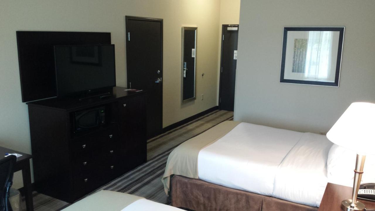 Holiday Inn Express & Suites Nevada By Ihg Exterior foto