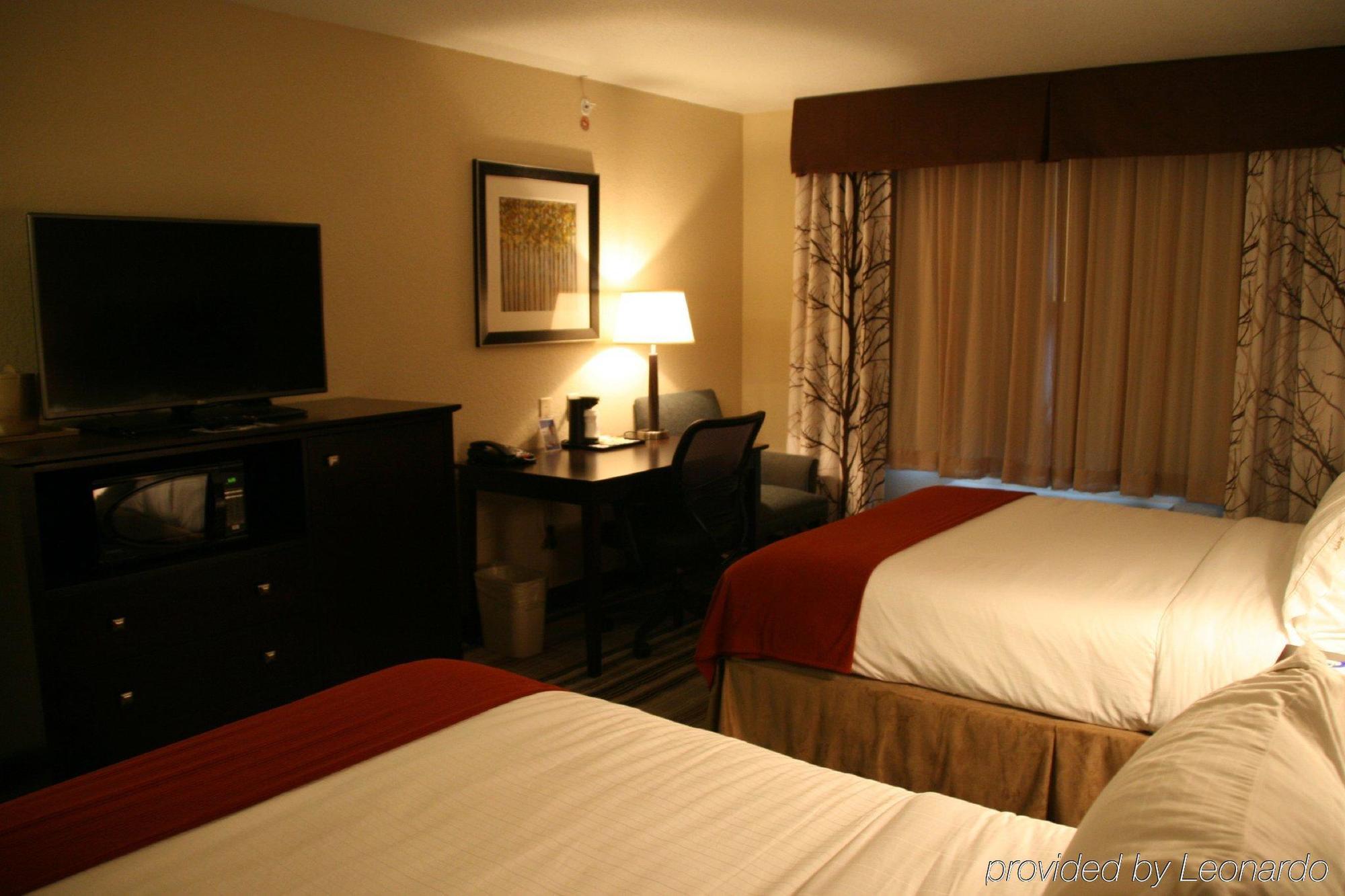 Holiday Inn Express & Suites Nevada By Ihg Exterior foto