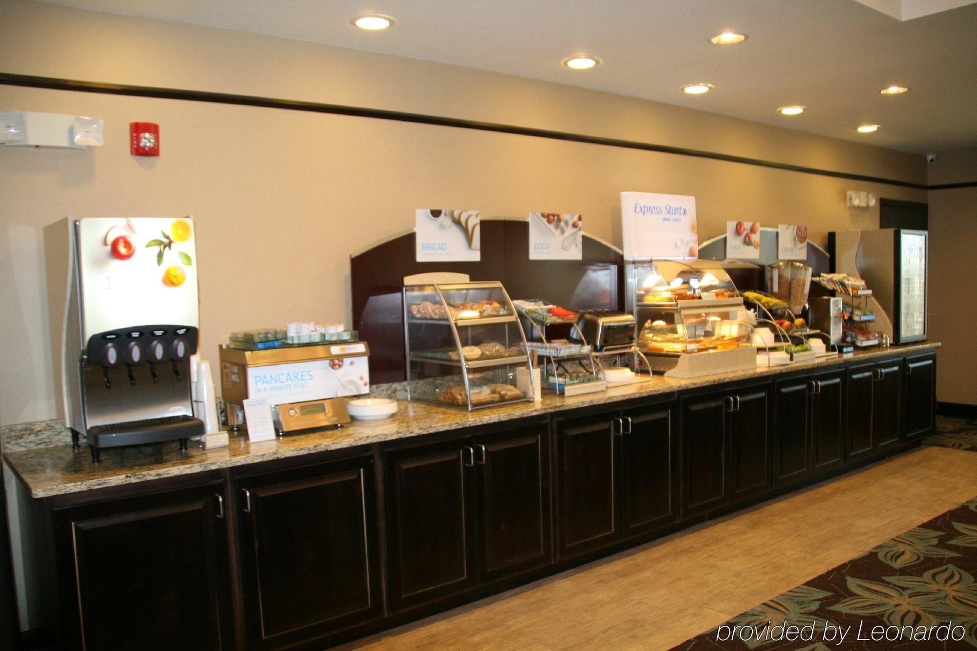 Holiday Inn Express & Suites Nevada By Ihg Exterior foto