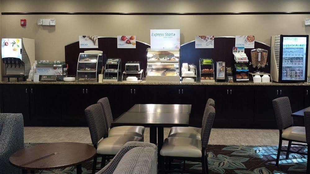 Holiday Inn Express & Suites Nevada By Ihg Exterior foto