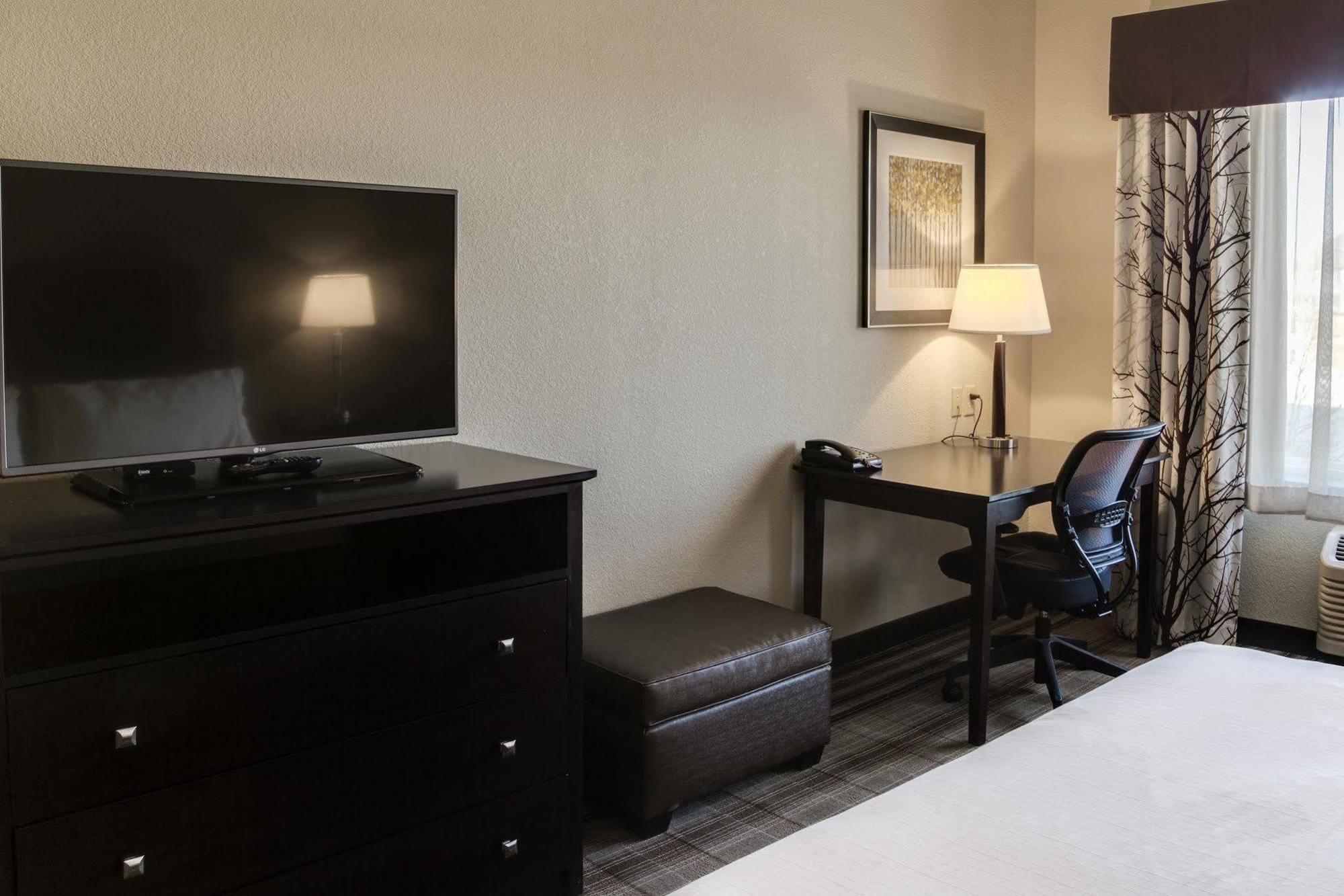 Holiday Inn Express & Suites Nevada By Ihg Exterior foto