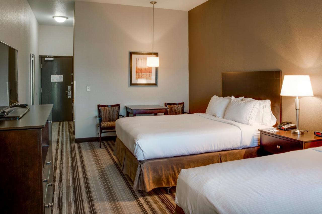 Holiday Inn Express & Suites Nevada By Ihg Exterior foto